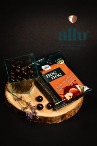 Noc Noc – Alune de pădure prăjite cu ciocolată neagră, 100 g, Ecologic, Allu